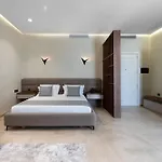 Plaza Hotel 4*