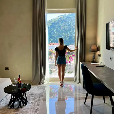 Plaza 4* Берат