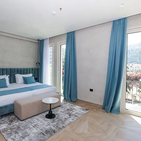 Plaza 4* Берат