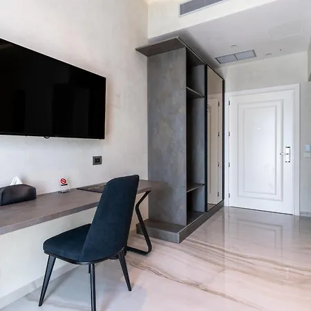 Plaza Hotel 4*