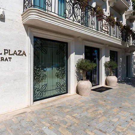 Hotel Plaza 4*