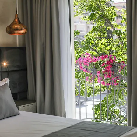 Plaza Hotel 4*